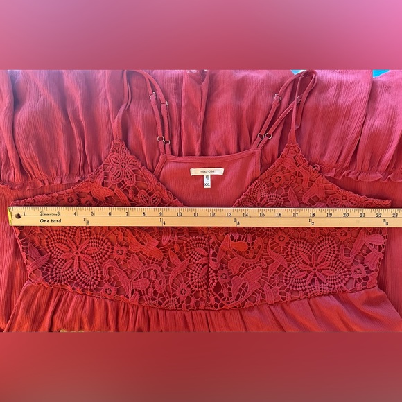 Pretty Maurice’s Dress with Crochet Detail - Picture 3 of 8